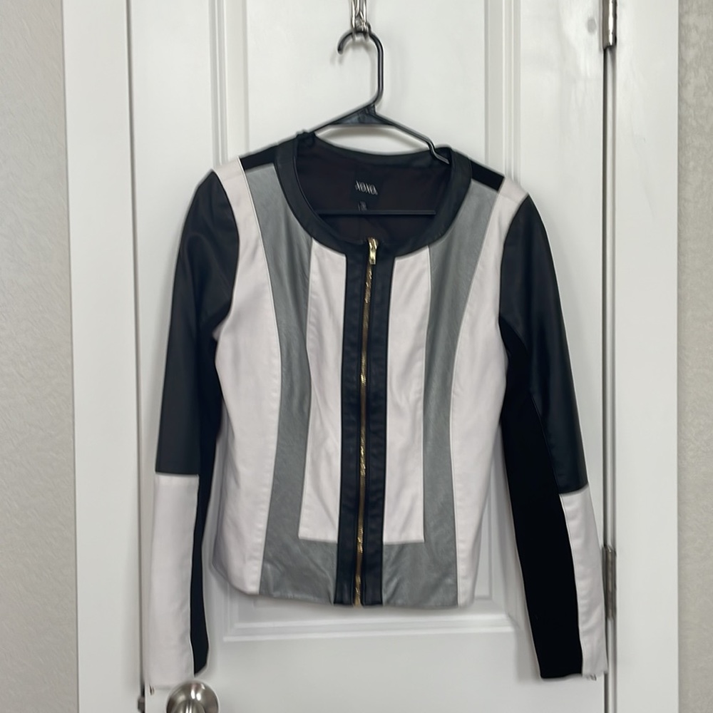 Moto style jacket that fits like a small - Picture 2 of 13